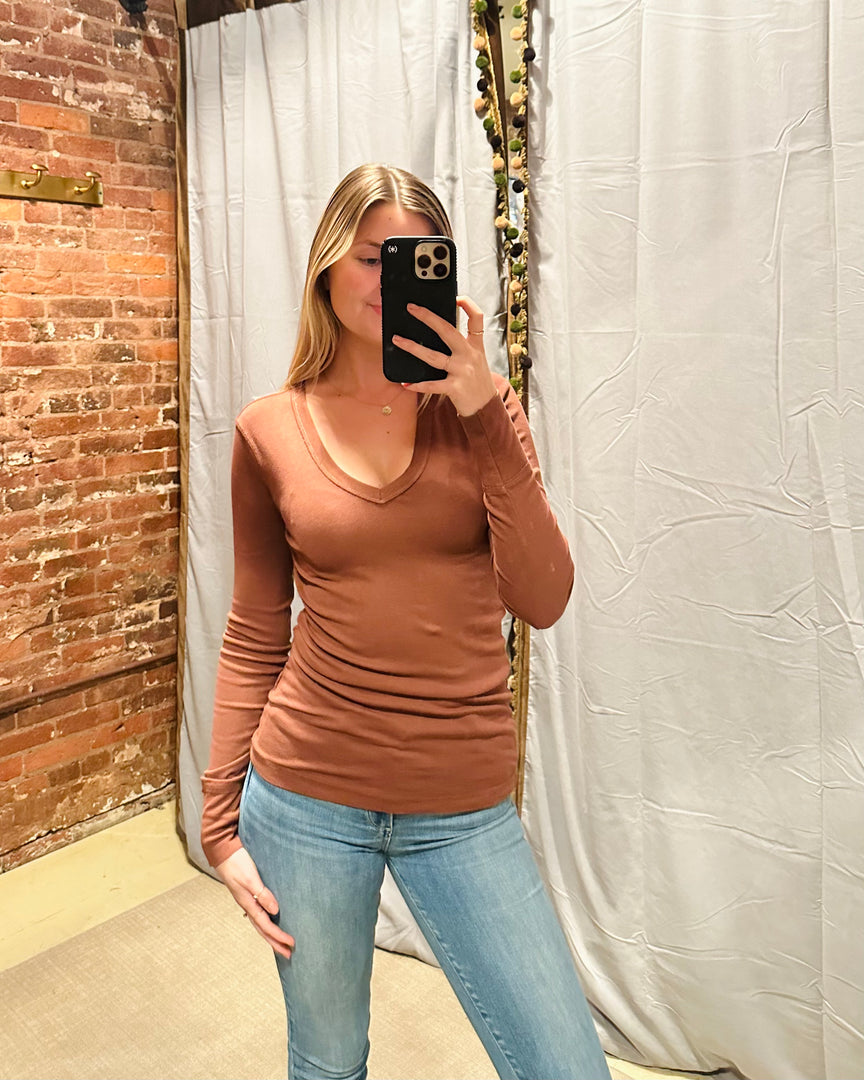 Flagship Longsleeve V-Neck Rust