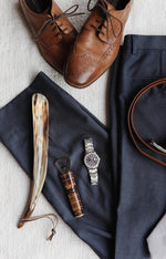 Load image into Gallery viewer, Cow Horn Shoe Horn Small