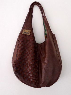 Unveiling the Charm of Bali ELF Leather Bags: A Sustainable Fashion Journey