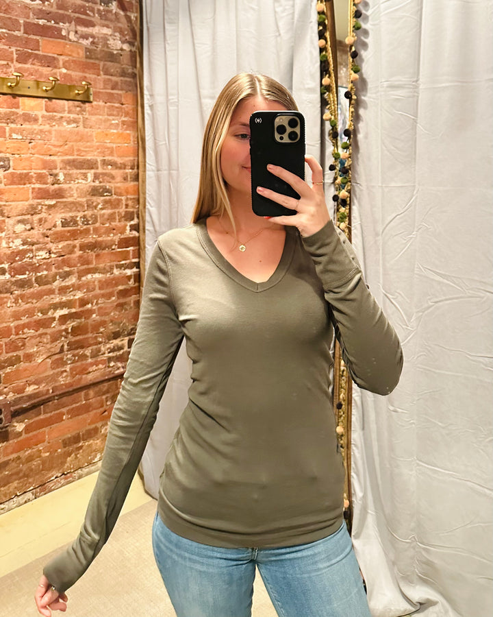 Flagship Longsleeve V-Neck Olive