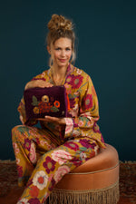Load image into Gallery viewer, Vintage Flora Velvet Wash Bag
