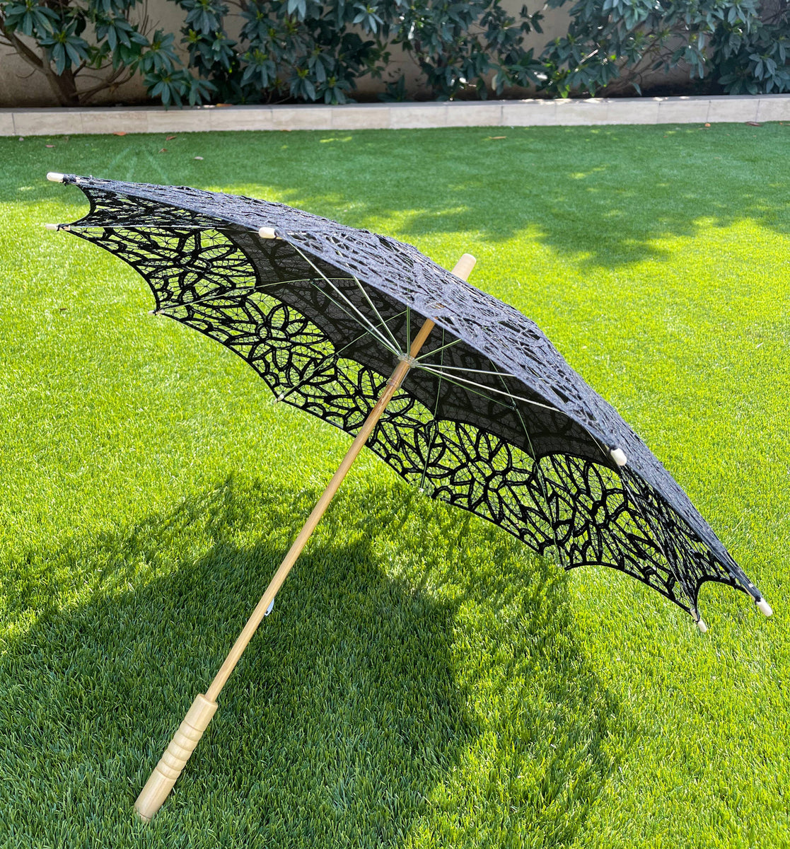 Full Victorian Lace Parasol – Fur Traders